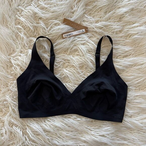 Skims Naked Plunge Bralette Onyx Size L-DD - Picture 2 of 8